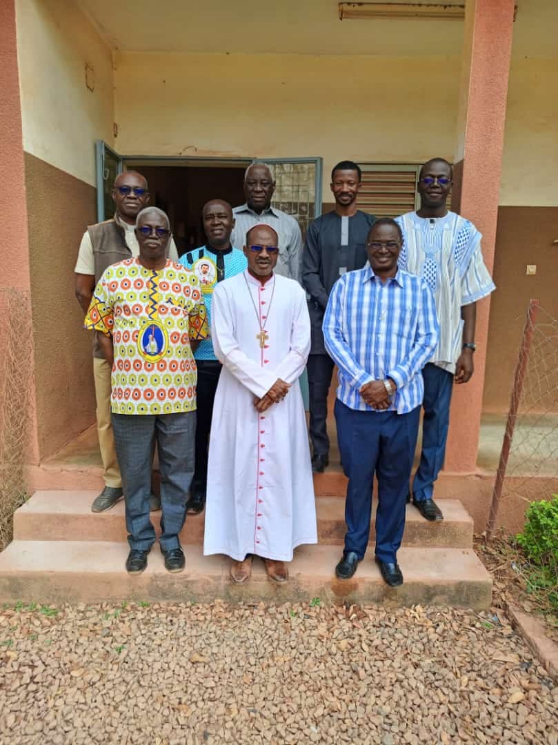 ℙ𝕣𝕖𝕞𝕚𝕖̀𝕣𝕖 𝕤𝕖𝕤𝕤𝕚𝕠𝕟 𝕕𝕦 𝕔𝕠𝕟𝕤𝕖𝕚𝕝 𝕕'𝕒𝕕𝕞𝕚𝕟𝕚𝕤𝕥𝕣𝕒𝕥𝕚𝕠𝕟 𝕕𝕦 ℂ𝔽ℙℙ