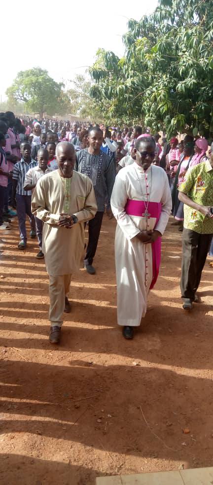 𝐕𝐢𝐬𝐢𝐭𝐞 𝐩𝐚𝐬𝐭𝐨𝐫𝐚𝐥𝐞 𝐚𝐮 𝐥𝐲𝐜𝐞́𝐞 𝐒𝐚𝐢𝐧𝐭 𝐌𝐚𝐫𝐜 𝐝𝐞 𝐊𝐨𝐮𝐝𝐨𝐮𝐠𝐨𝐮 : 𝐌𝐨𝐧𝐬𝐞𝐢𝐠𝐧𝐞𝐮𝐫 𝐉𝐨𝐚𝐜𝐡𝐢𝐦 𝐎𝐔𝐄𝐃𝐑𝐀𝐎𝐆𝐎 𝐚̀ 𝐥’𝐞́𝐜𝐨𝐮𝐭𝐞 𝐝𝐞𝐬 𝐚𝐜𝐭𝐞𝐮𝐫𝐬 𝐝𝐞 𝐥’𝐞́𝐝𝐮𝐜𝐚𝐭𝐢𝐨𝐧 𝐜𝐚𝐭𝐡𝐨𝐥𝐢𝐪𝐮𝐞