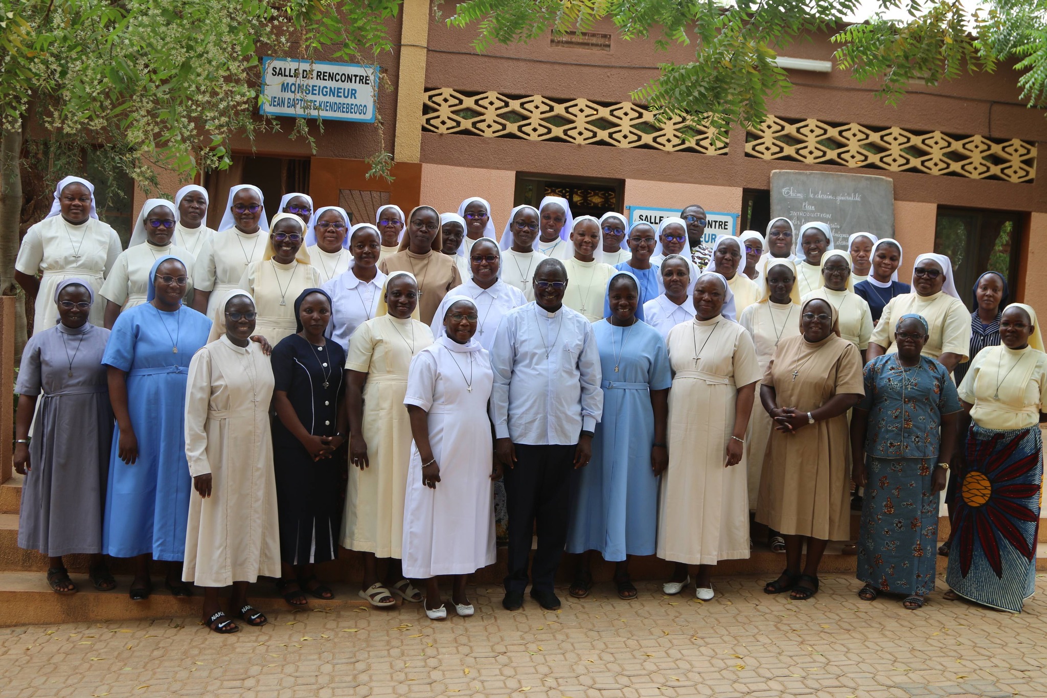 𝐀𝐬𝐬𝐞𝐦𝐛𝐥𝐞́𝐞 𝐠𝐞́𝐧𝐞́𝐫𝐚𝐥𝐞 𝐝𝐞 𝐥’𝐔𝐧𝐢𝐨𝐧 𝐝𝐞𝐬 𝐑𝐞𝐥𝐢𝐠𝐢𝐞𝐮𝐱 𝐞𝐭 𝐑𝐞𝐥𝐢𝐠𝐢𝐞𝐮𝐬𝐞𝐬 𝐄𝐧𝐬𝐞𝐢𝐠𝐧𝐚𝐧𝐭 𝐝𝐮 𝐏𝐫𝐞́𝐬𝐜𝐨𝐥𝐚𝐢𝐫𝐞 𝐞𝐭 𝐝𝐮 𝐏𝐫𝐢𝐦𝐚𝐢𝐫𝐞 (𝐔𝐑𝐄𝐏𝐏) : 𝐮𝐧 𝐜𝐚𝐝𝐫𝐞 𝐝𝐞 𝐫𝐞𝐧𝐟𝐨𝐫𝐜𝐞𝐦𝐞𝐧𝐭 𝐝𝐞𝐬 𝐜𝐚𝐩𝐚𝐜𝐢𝐭𝐞́𝐬 𝐞𝐭 𝐝𝐞 𝐜𝐨𝐦𝐦𝐮𝐧𝐢𝐨𝐧